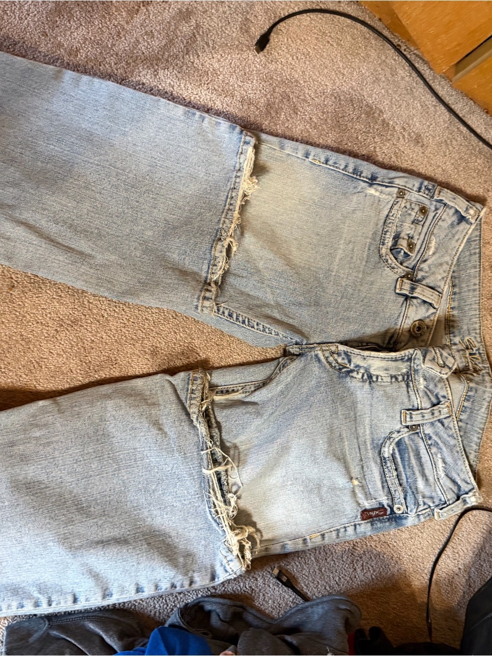 Vintage Silver Jeans Tuesday Light Blue Distressed Boyfriend Jeans
